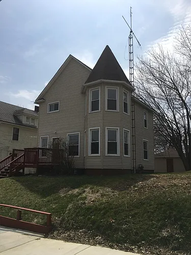 242 W Broadway St Photo 1