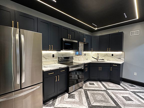 5th image of 6331 S Elizabeth St #R2