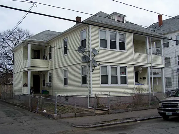 134 Coyle Ave, Pawtucket, RI 02861