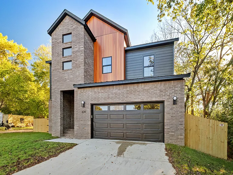 634 S Happy Hollow Rd — Photo 24