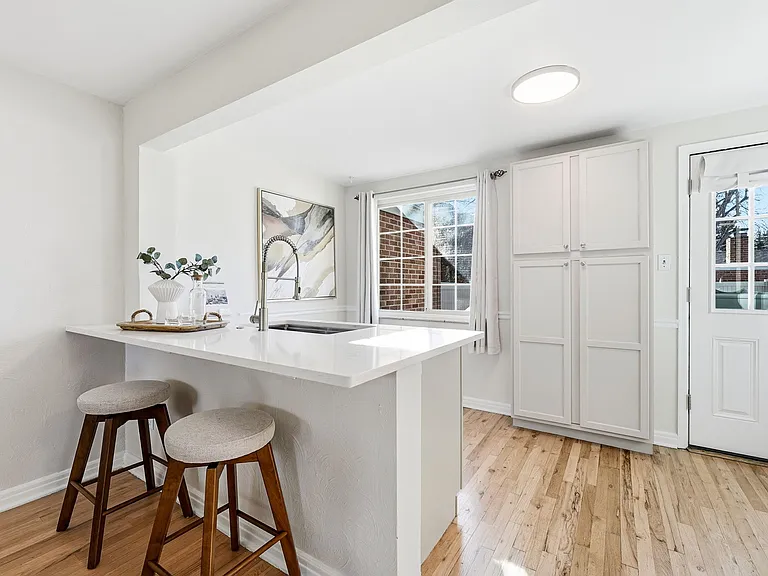781 Forest St — Photo 8