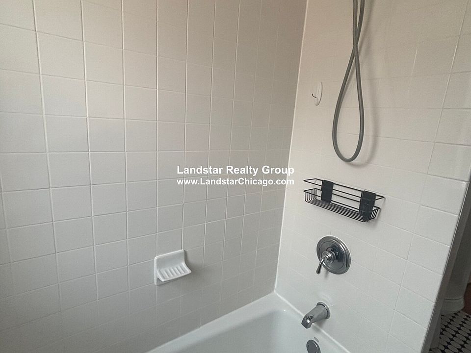 1st image of 828 Reba Pl APT 1S