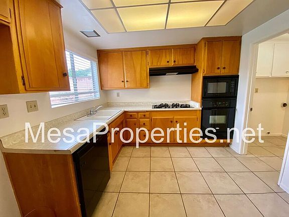 5th image of 1727 E Cameron Ave