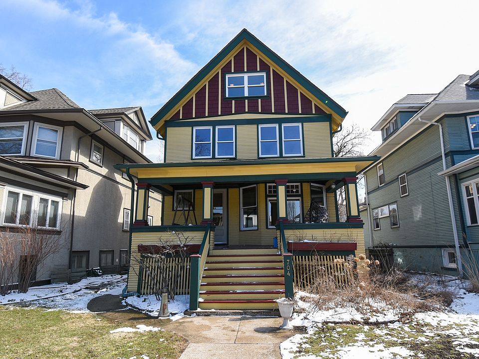 1st image of 704 S Elmwood Ave