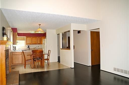 3rd image of 1645 Northbrook Dr