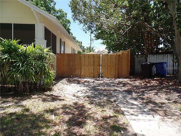 2nd image of 542 39th Ave S