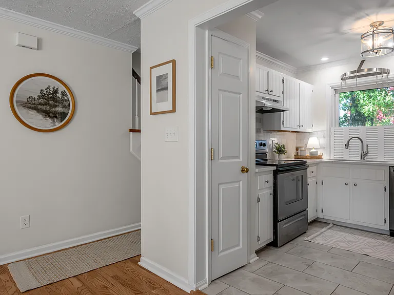 1132 Dunbarton Ln — Photo 29