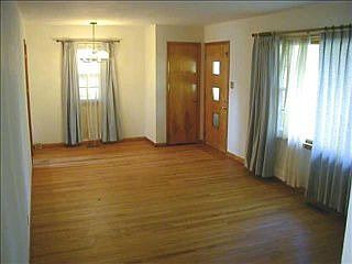 3rd image of 1005 N Hathaway Dr