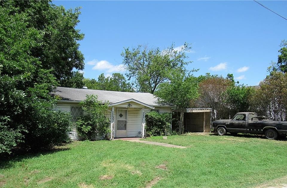 1st image of 704 S Spears St