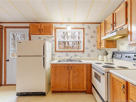 2nd image of 616 Scotch Lake Rd