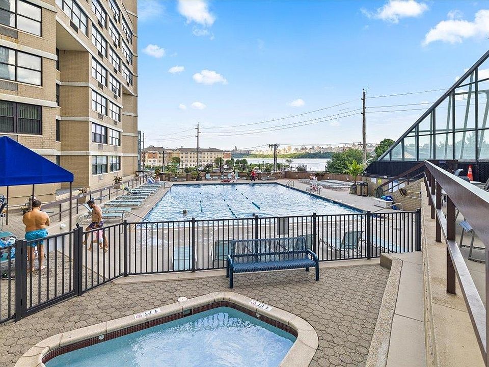 2nd image of 7000 Boulevard #19D