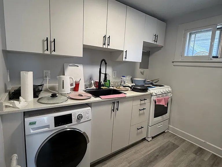 275 Bronson Ave #4 — Photo 2