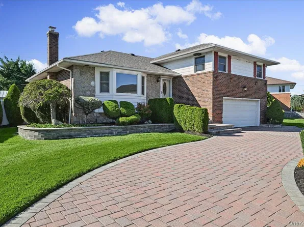 698 Edgewood Drive, Westbury, NY 11590