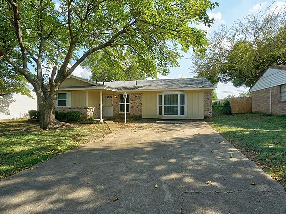 2nd image of 522 Thrush Ave