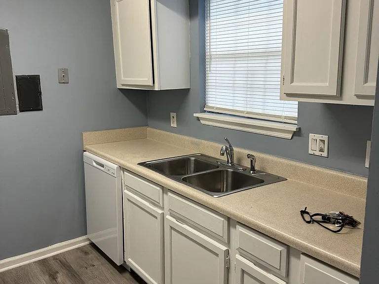 110 Elizabeths Ct #110 — Photo 9
