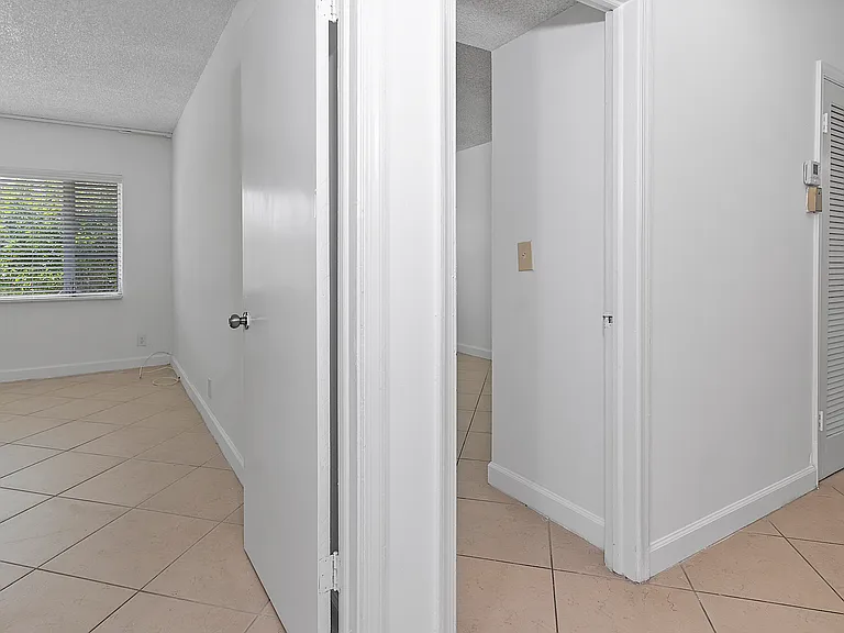 5700 NE 22nd Way #323 — Photo 10