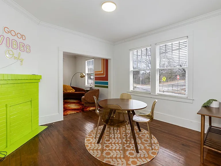 514 E Umstead St — Photo 7