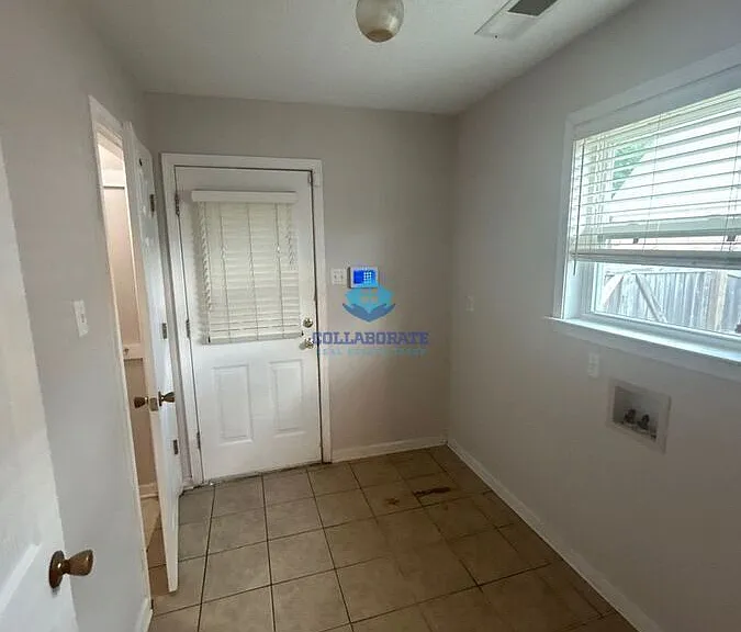 1304 Rain Hollow Cir W — Photo 16