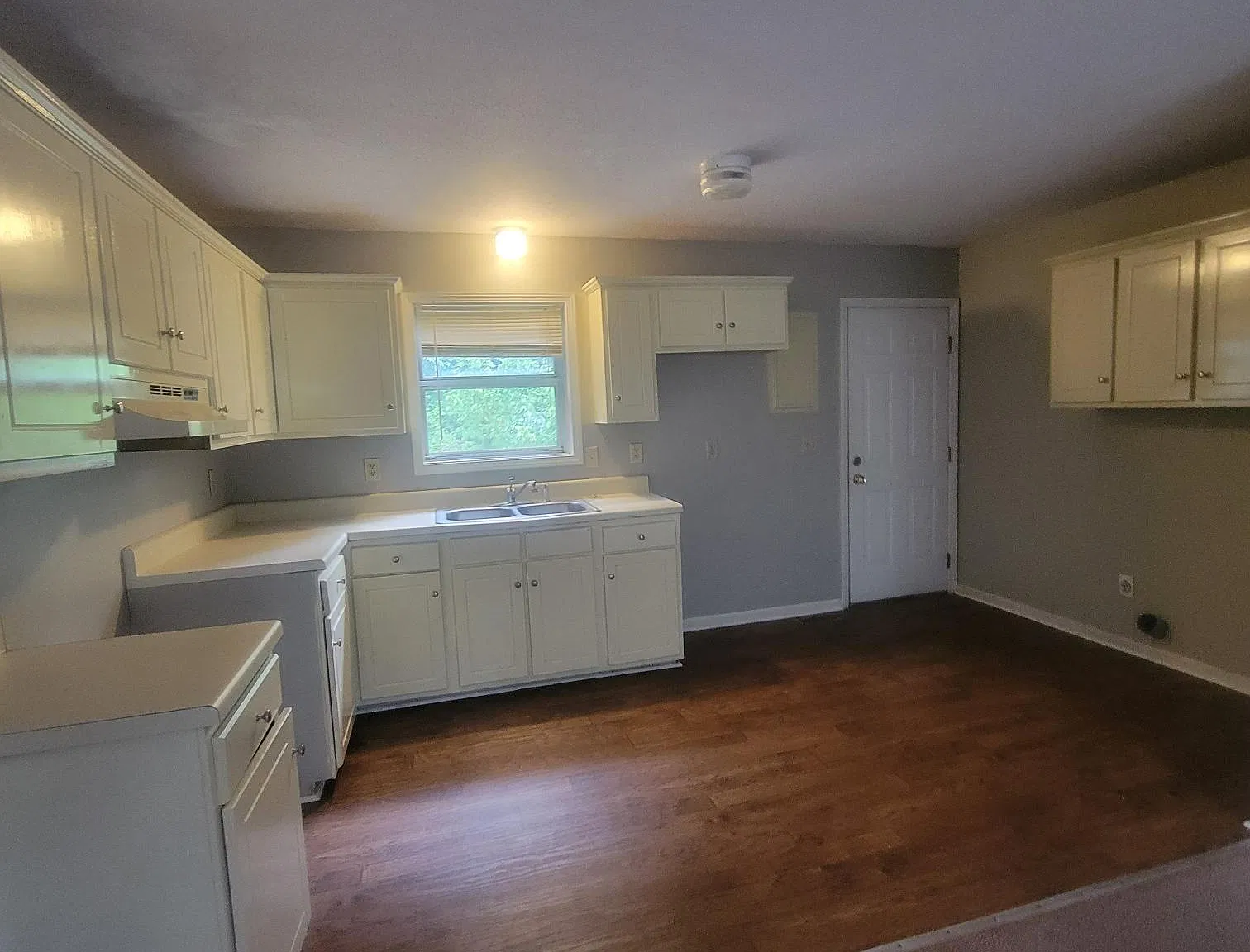 2 bed, 1.5 bath, $795 — Photo 2