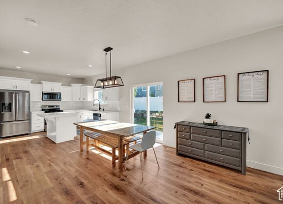 3rd image of 7305 N Clear Meadow Way