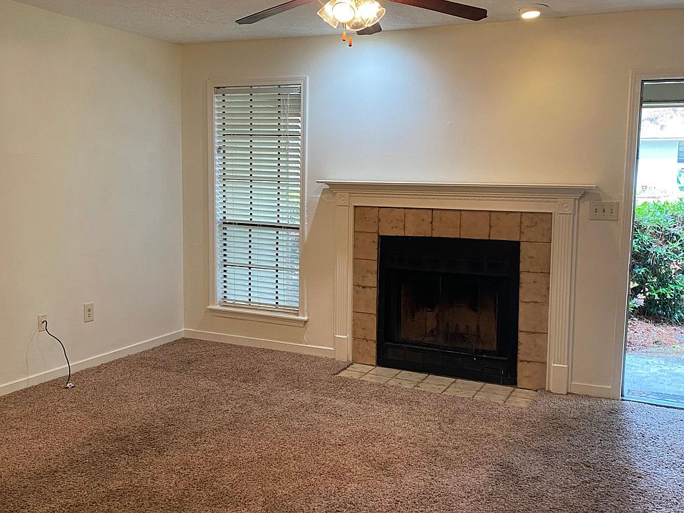 2nd image of 121B Bent Creek Dr
