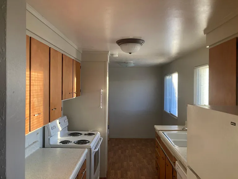 640 Alturas Dr N — Photo 3