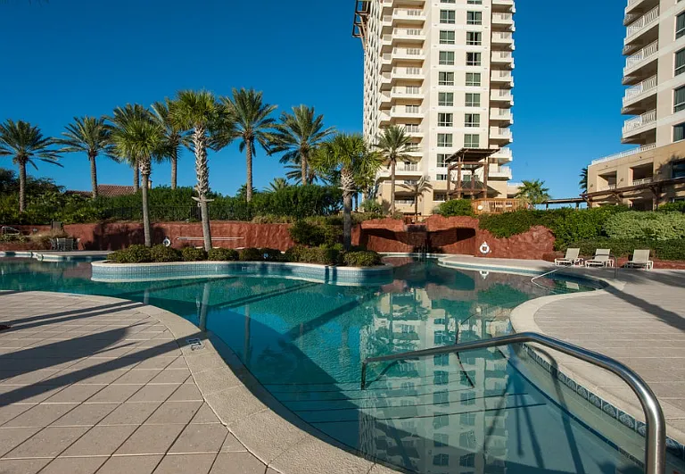 Luau Pool