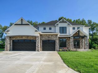 14971 Woodford Trl, Granger, IN 46530