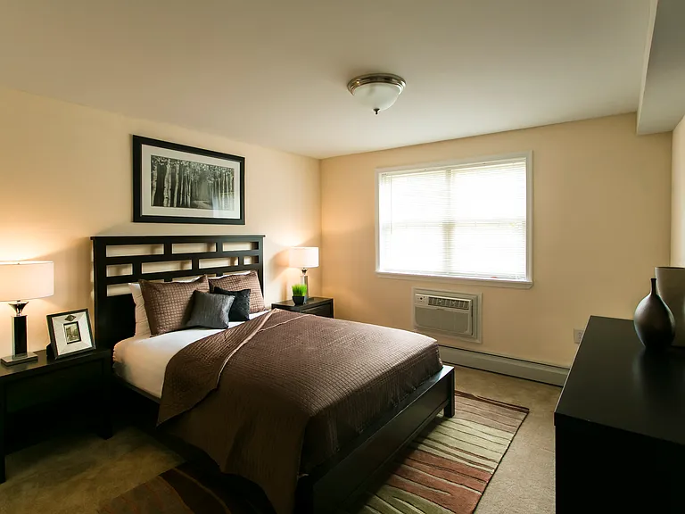 Stratford Apartments — Photo 46