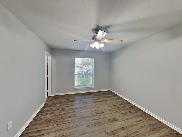 1838 Crooks Ct — Photo 24