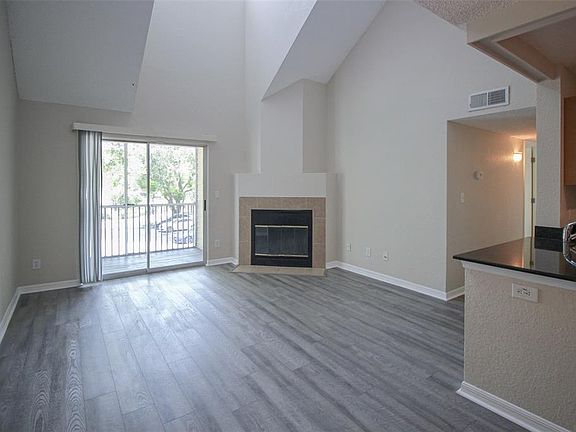 4th image of 3321 Haviland Ct APT 204