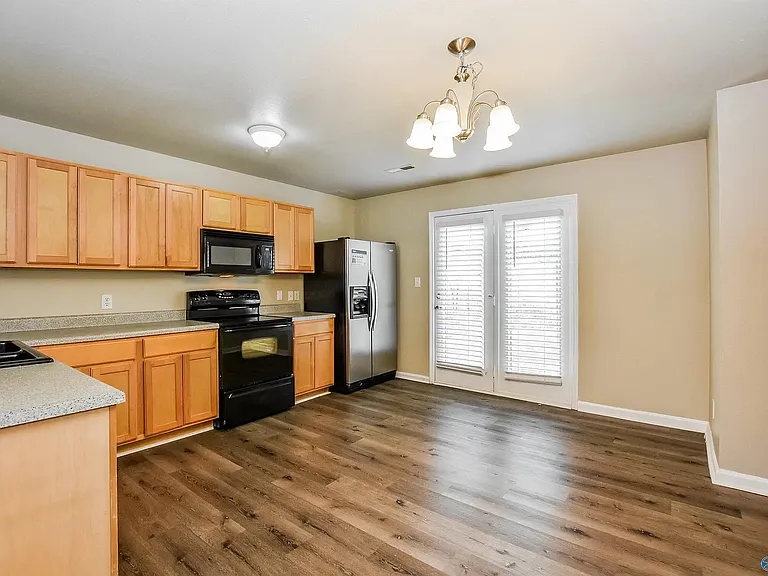 129 Farmington Dr — Photo 4