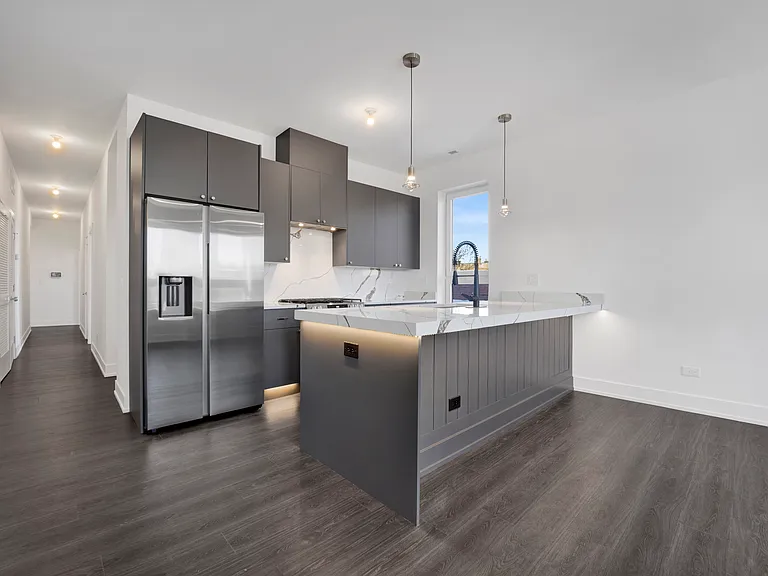 1814 S Throop St #3F — Photo 6