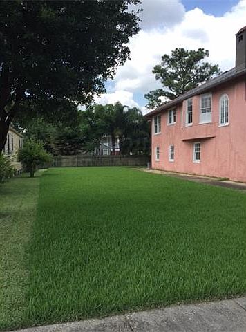 2nd image of 4414 Fontainebleau Dr