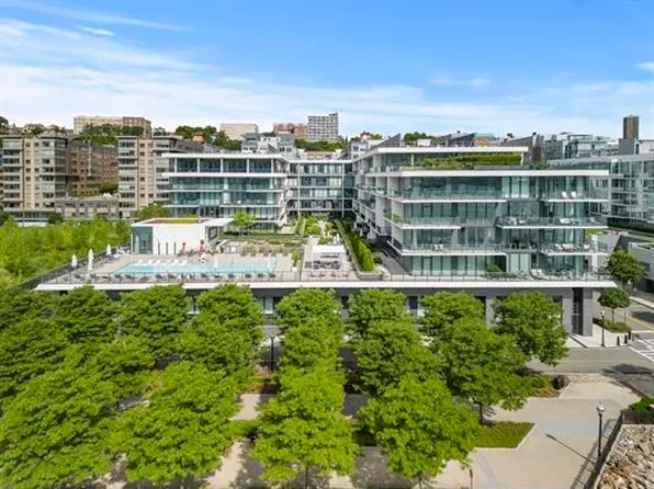 1200 Avenue At Port Imperial image 36 of 41