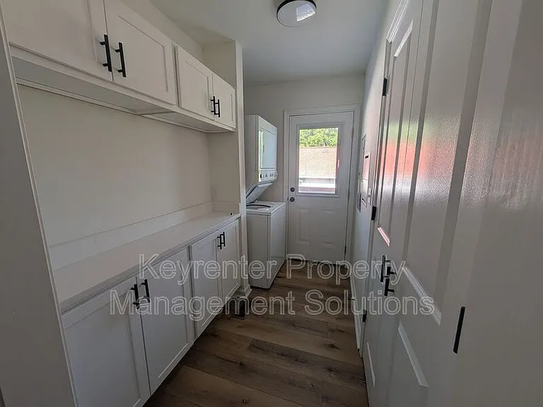 55 Breezewood Dr — Photo 17