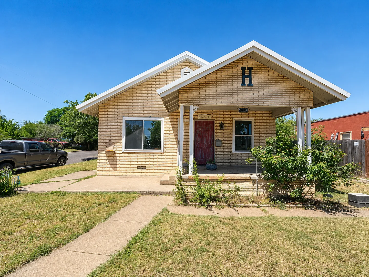 3 Bed 1.5 Bath — Photo 1
