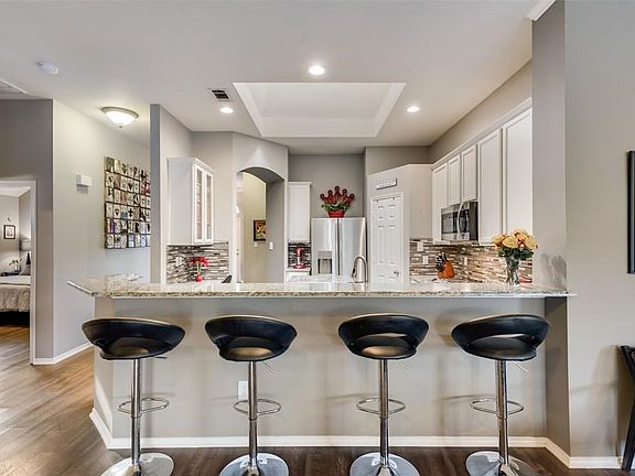 4th image of 3519 Briargrove Ln