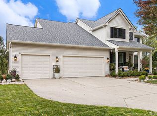 1083 Equestrian Dr, South Lyon, MI
