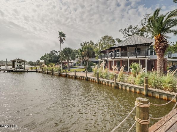 5710 Caldwell Dr, Ocean Springs, MS 39564