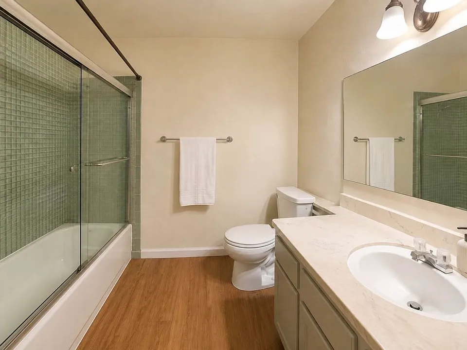 5956 Via Casitas