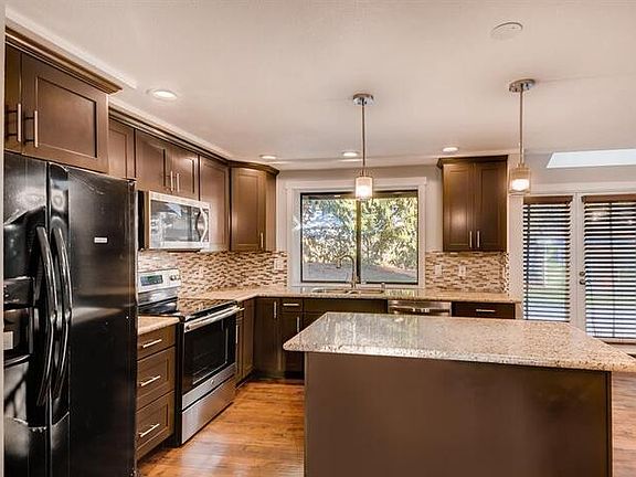 4th image of 2103 Manorwood Dr
