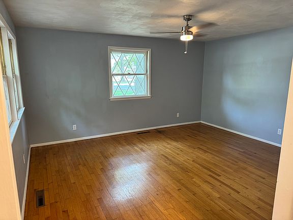 4th image of 2447 S Wallis Smith Blvd