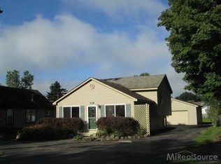 451 Marion Ave, Waterford, MI 48328