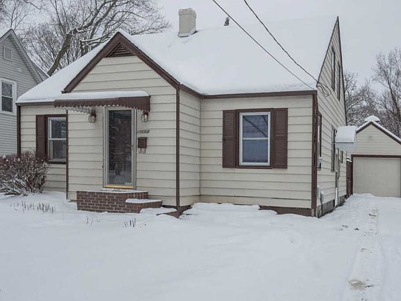 2nd image of 2220 Kenwood St
