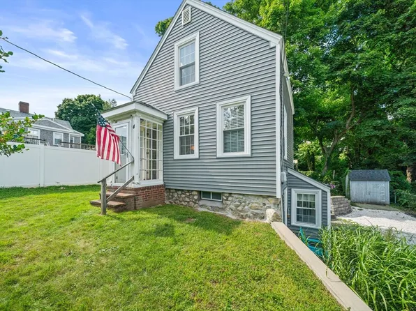 4 Ropewalk Ct, Plymouth, MA 02360
