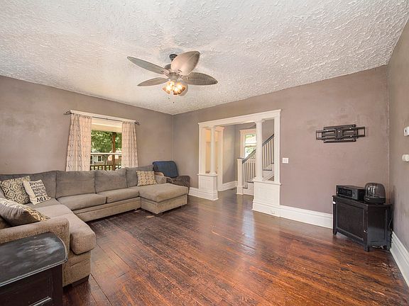 4th image of 107 Kingman Ave E