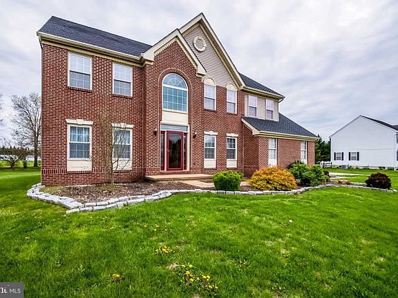 2nd image of 111 Bohemian Dr