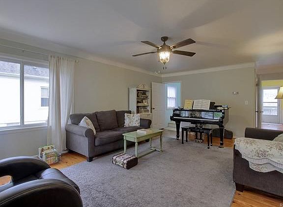 2nd image of 802 Henry St
