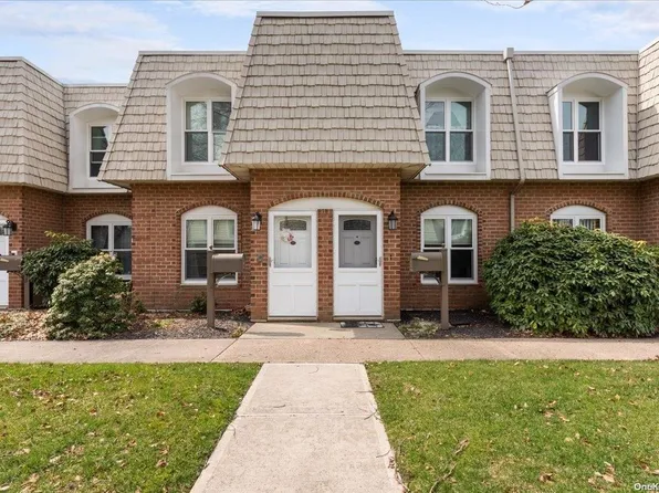 175 Main Avenue #103, Wheatley Heights, NY 11798